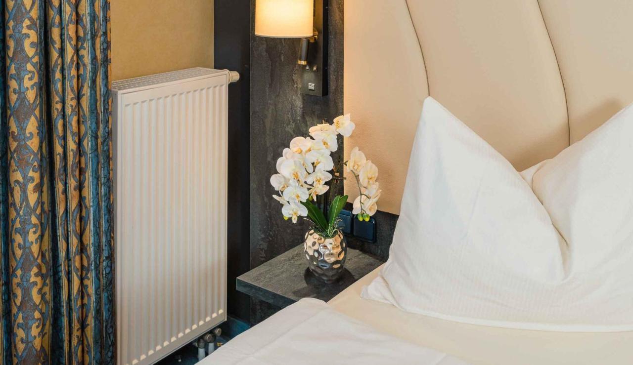 Hotel Plaza Koeln 4*