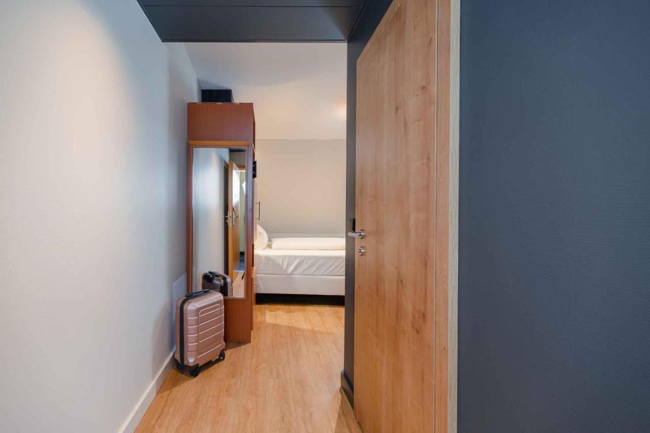 Hotel Plaza Koeln 4*