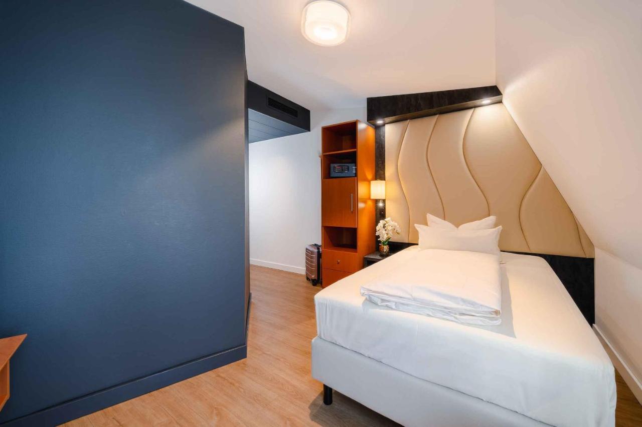 Plaza Koeln Hotel 4*