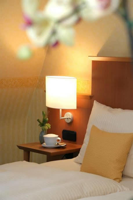 Plaza Koeln 4*