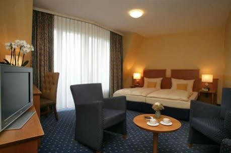 Plaza Koeln 4*